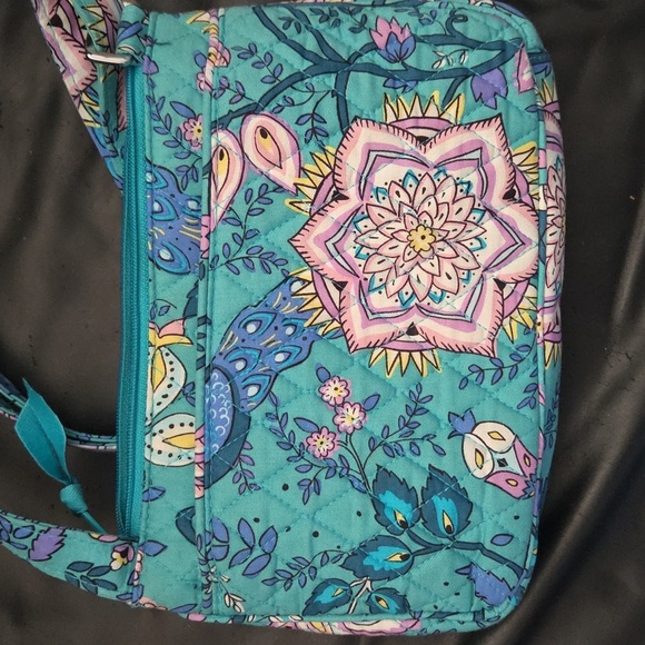 Vera Bradley Peacock Garden Teal and Pink Floral Crossbody Quilted Zipper Bag - Picture 6 of 10